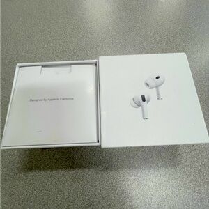 Apple AirPods Pro in White
